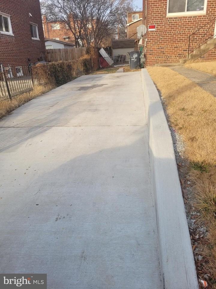 3518 Madison St - Photo 5 of 16