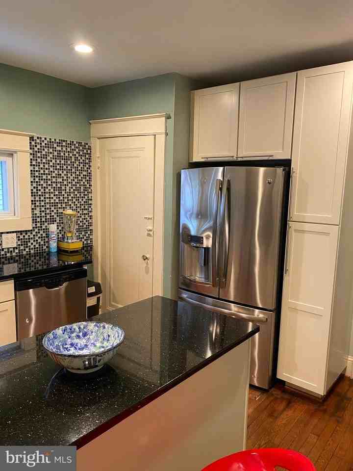 4531 32nd St - Photo 3 of 13