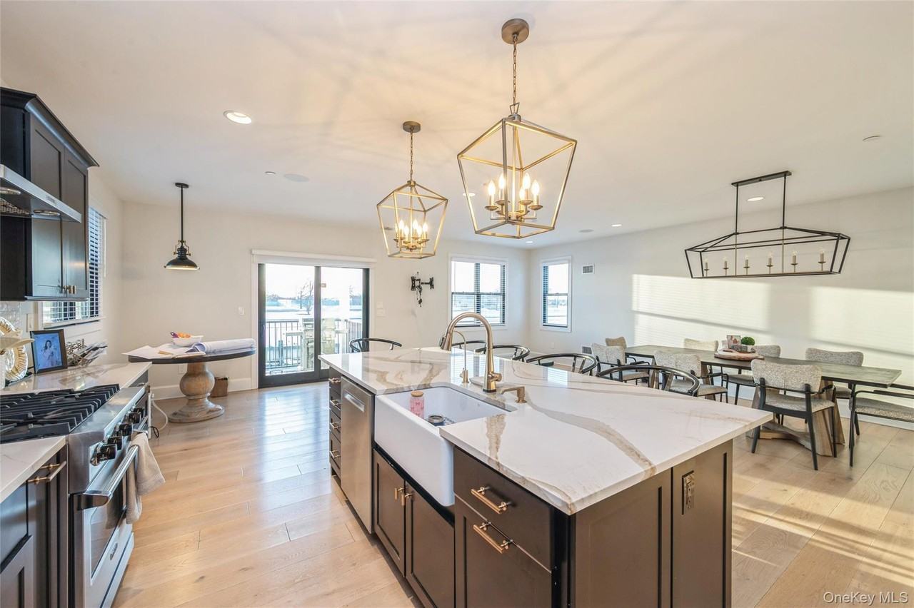 400 Shore Rd - Photo 6 of 28