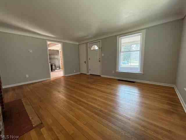 847 Lloyd Rd - Photo 3 of 21