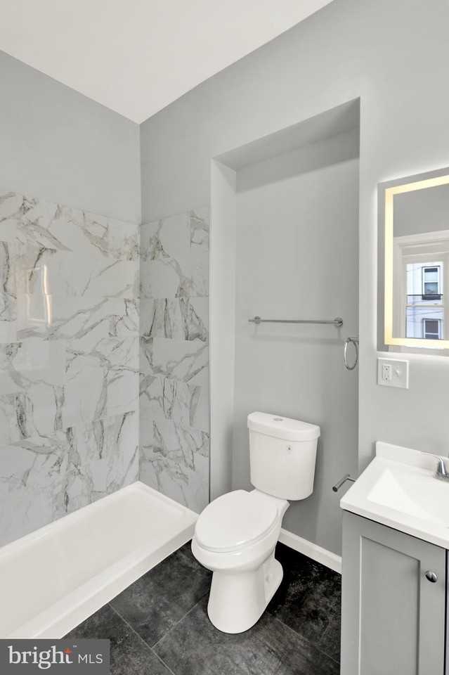 1156 Franklin St Apt 4 #4 - Photo 4 of 7