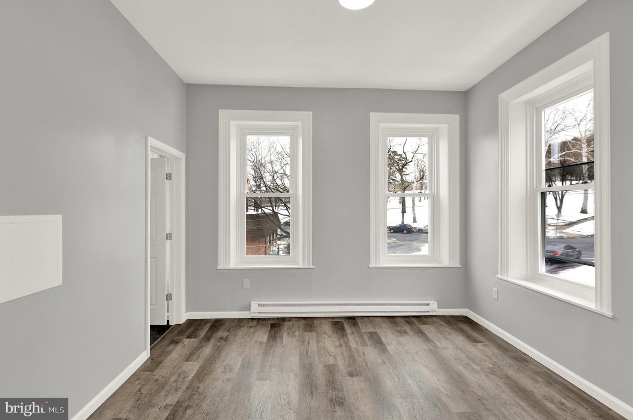 1156 Franklin St Apt 4 #4 - Photo 6 of 7