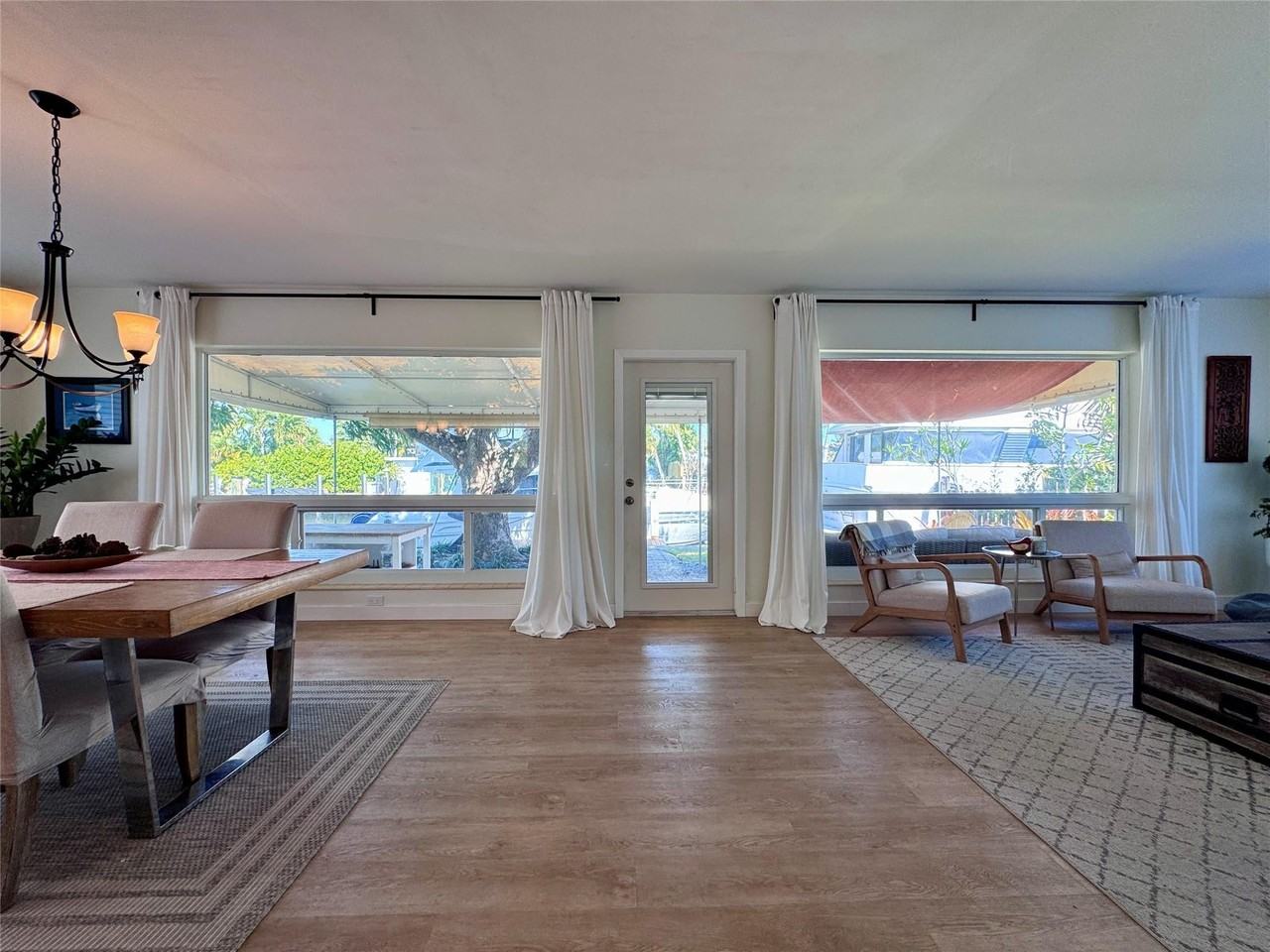 1109 Avocado Isle - Photo 5 of 29