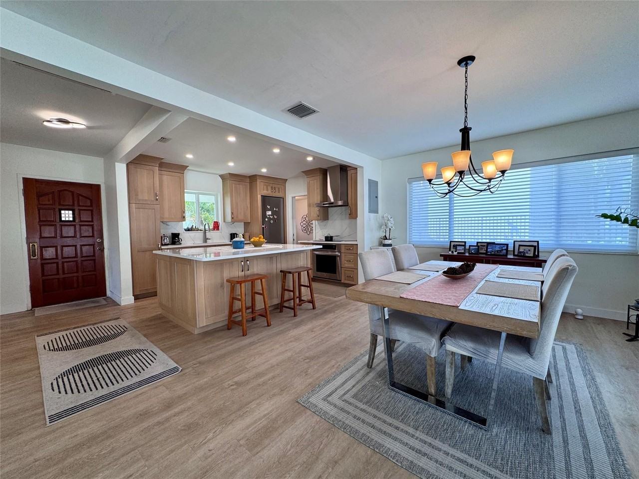 1109 Avocado Isle - Photo 6 of 29