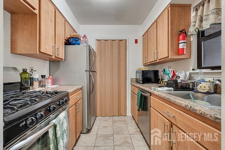 111 Beverly Hill Ter ##F - Photo 2 of 31