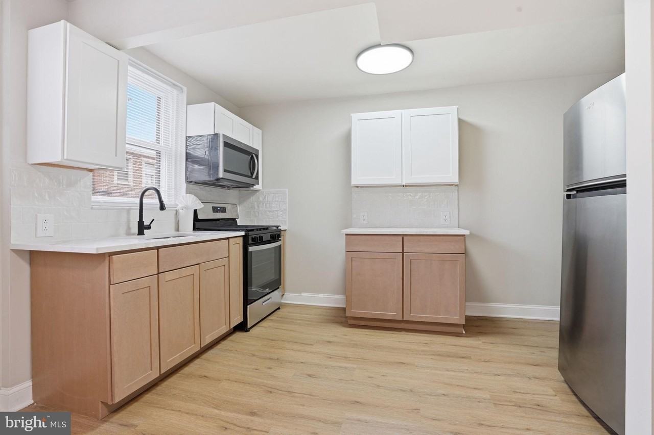 4731 Lansing St - Photo 7 of 23