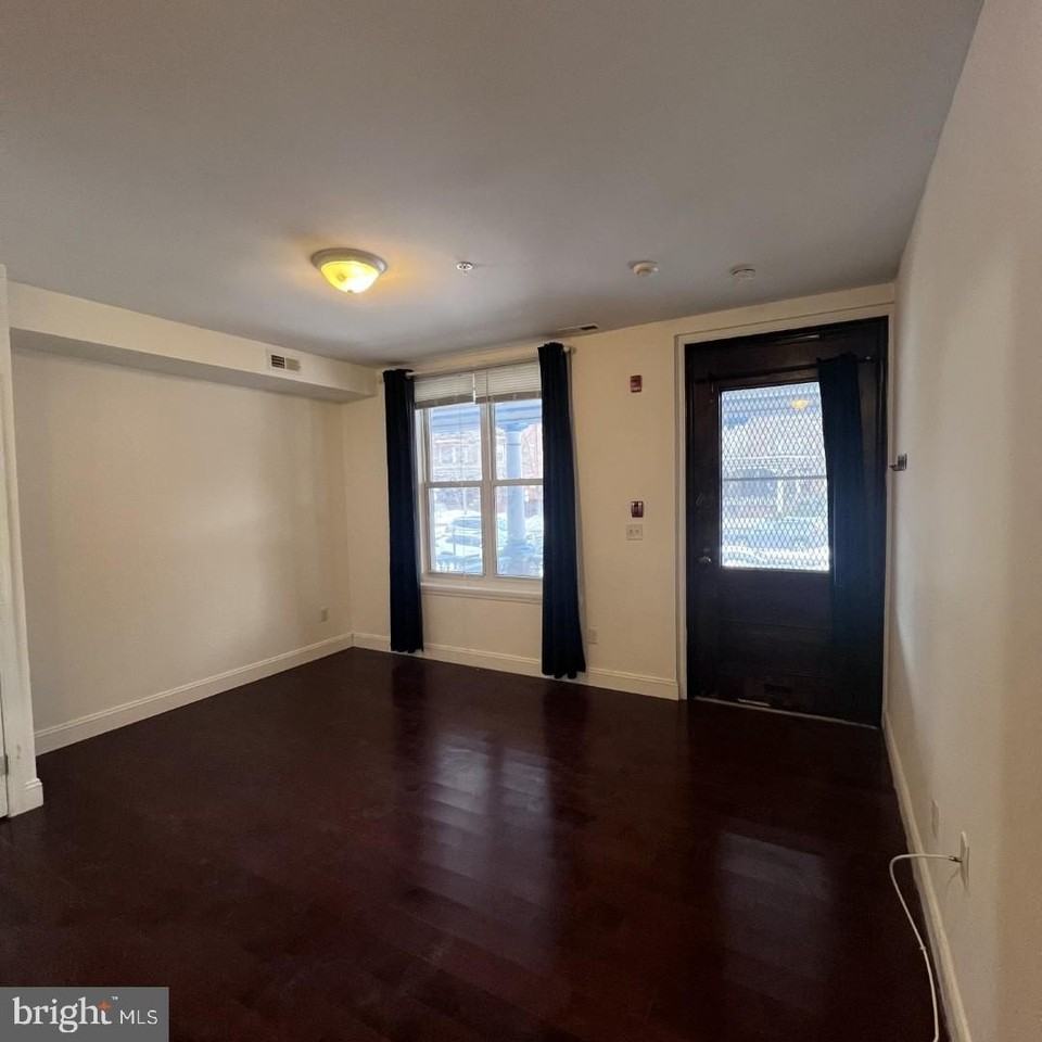 4618 Spruce St Unit 1a #1A - Photo 4 of 12