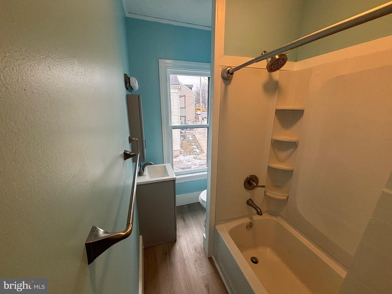 202 Park Pl - Photo 5 of 11