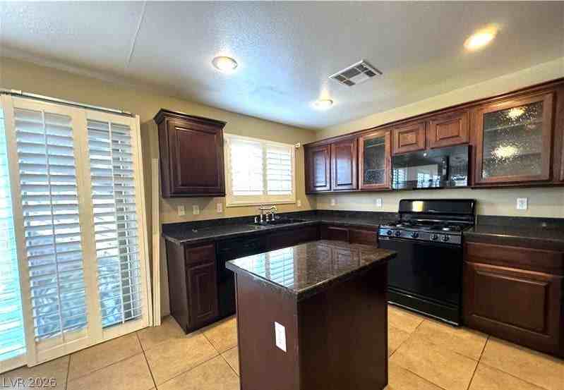 5671 Merced St - Photo 6 of 20