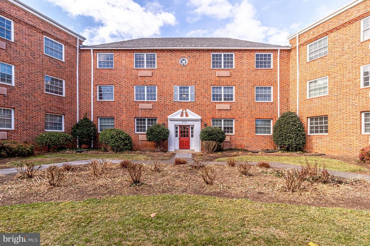 1708 W Abingdon Dr Apt 301 #301 - Photo 5 of 43