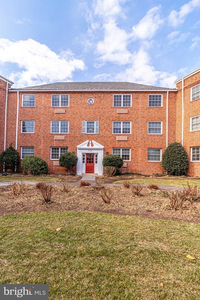 1708 W Abingdon Dr Apt 301 #301 - Photo 6 of 43