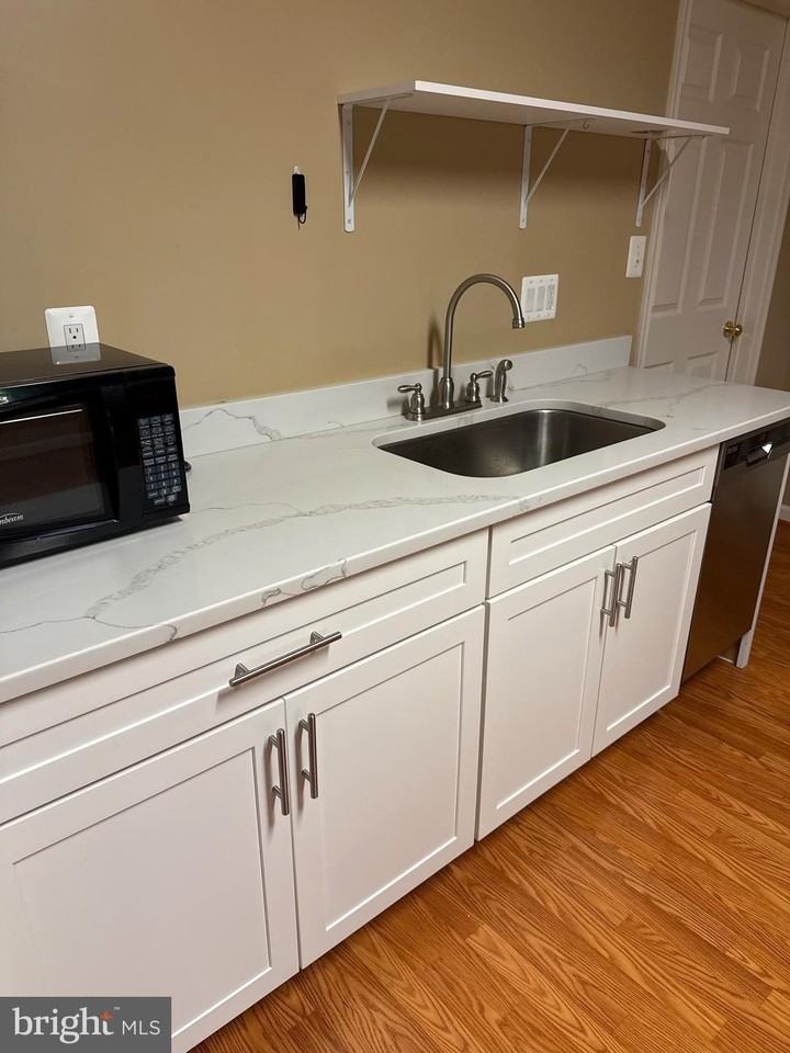 13286 Holly Meadow Ln - Photo 4 of 25