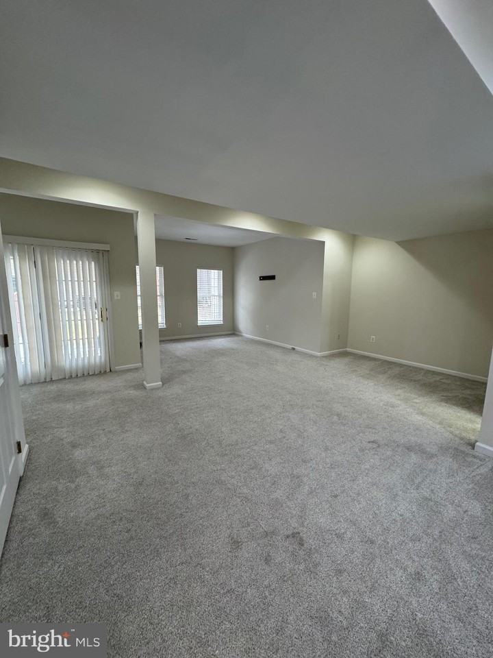 25192 Whippoorwill Ter - Photo 4 of 45