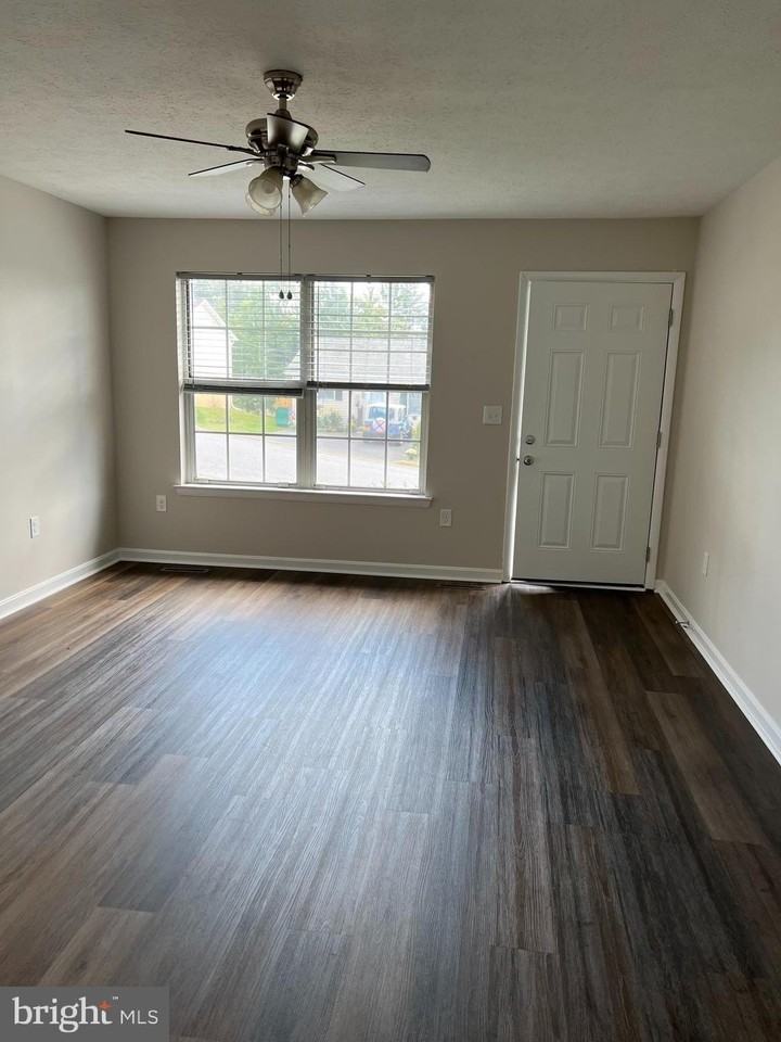 441 Pleasant View Dr - Photo 3 of 9