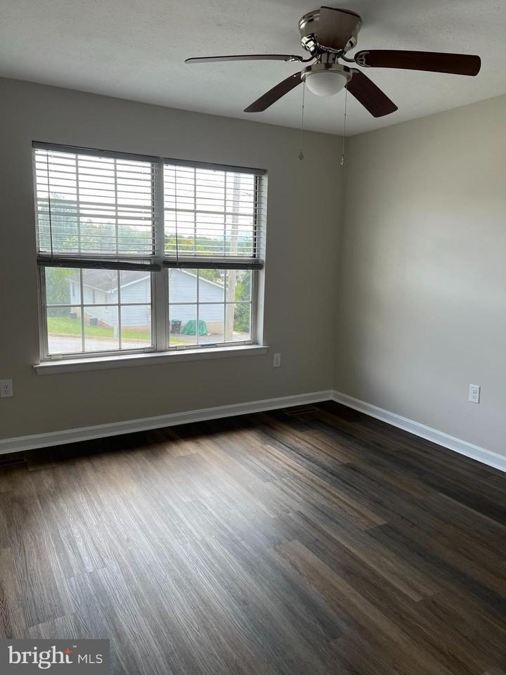 441 Pleasant View Dr - Photo 6 of 9