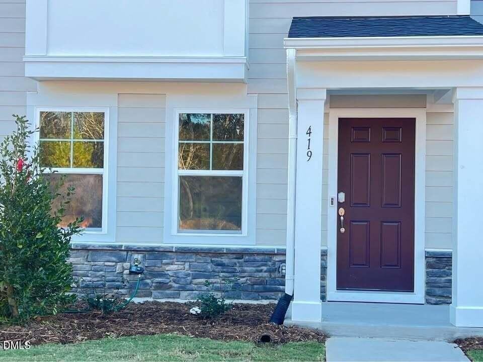 419 Deercroft Dr - Photo 2 of 15