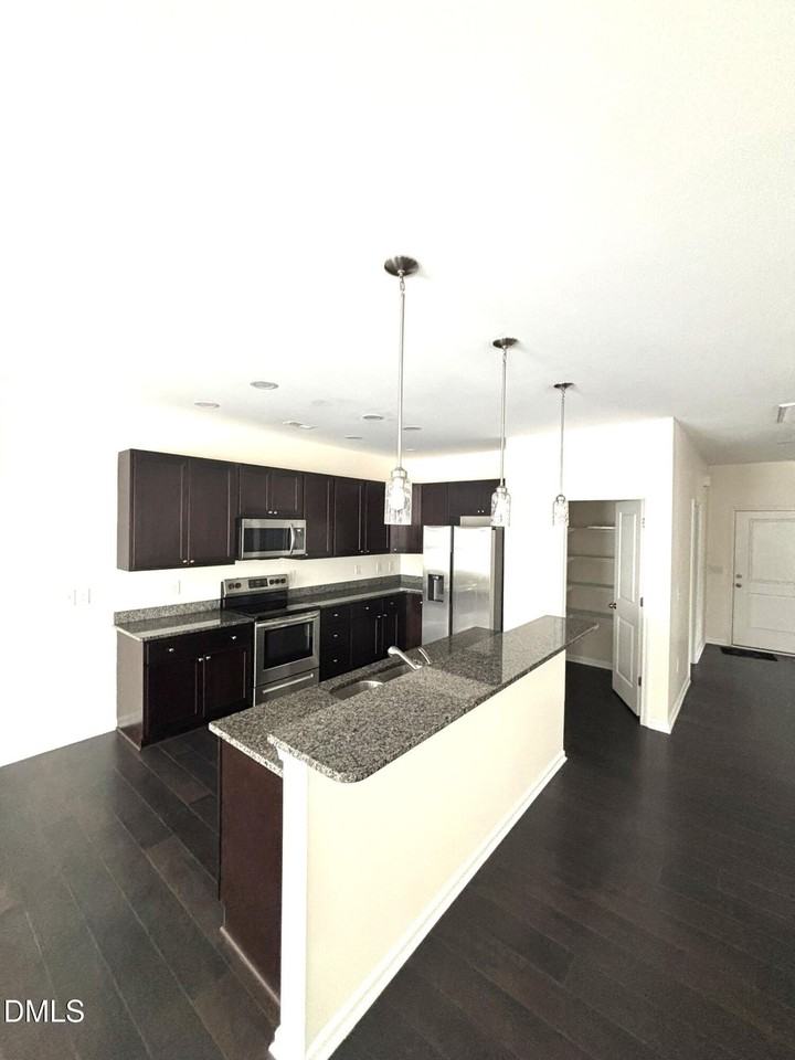 171 Highland Dr - Photo 3 of 14