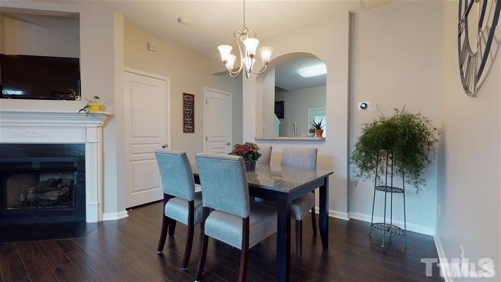 4136 Brenmar Ln - Photo 6 of 17