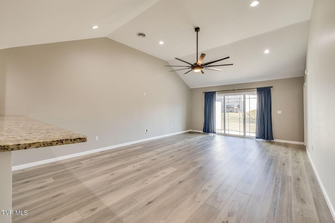 116 Weeping Willow Dr Unit 116 #116 - Photo 4 of 25