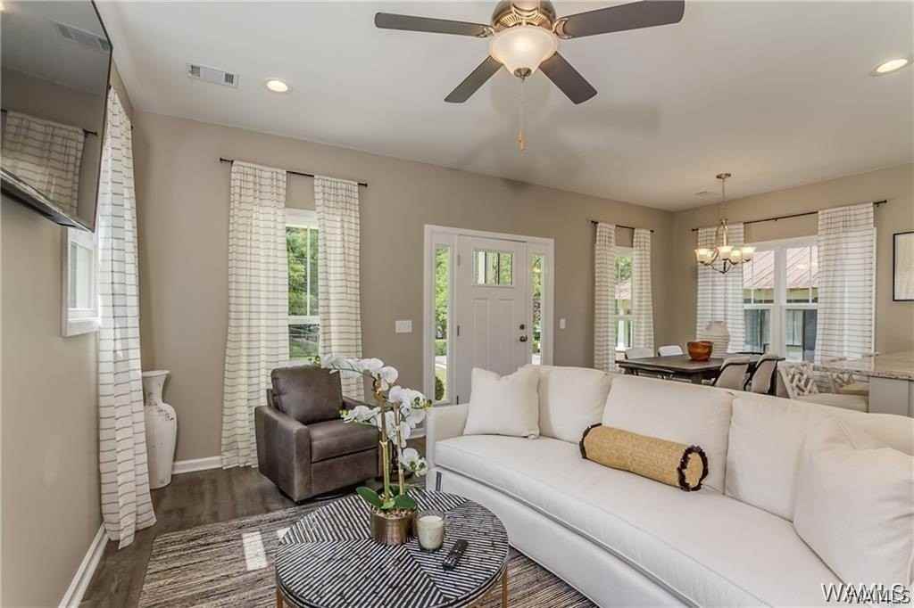 2312 9th St - Photo 2 of 39