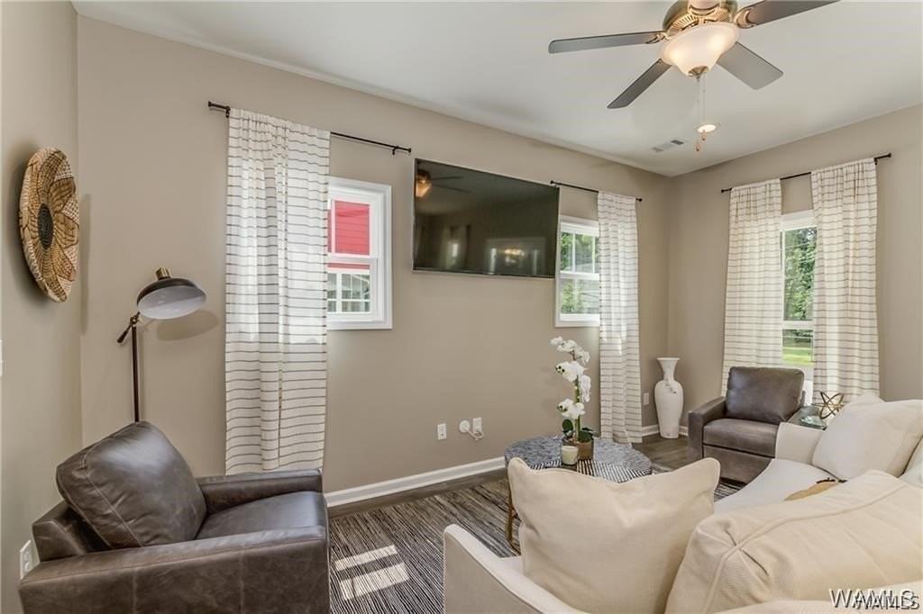 2312 9th St - Photo 5 of 39