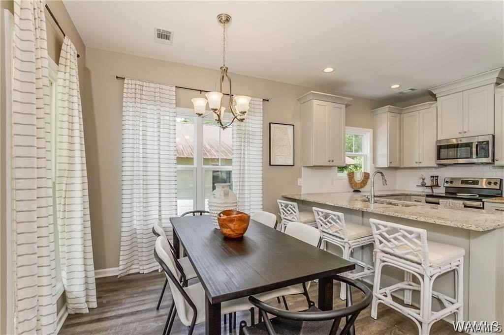 2312 9th St - Photo 7 of 39