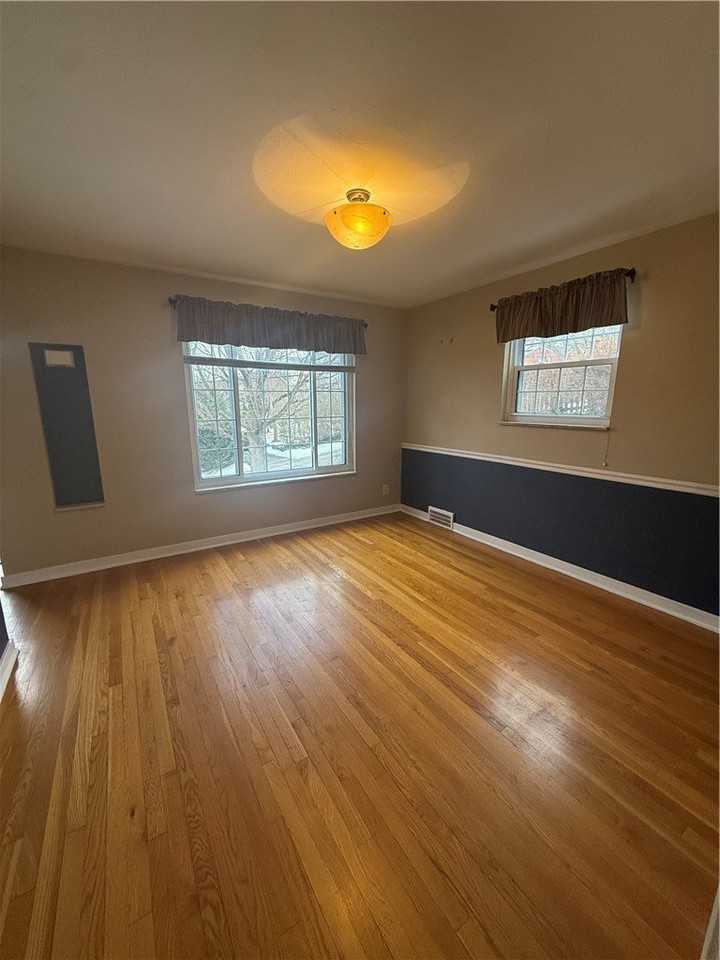 611 Overlook Dr - Photo 4 of 17