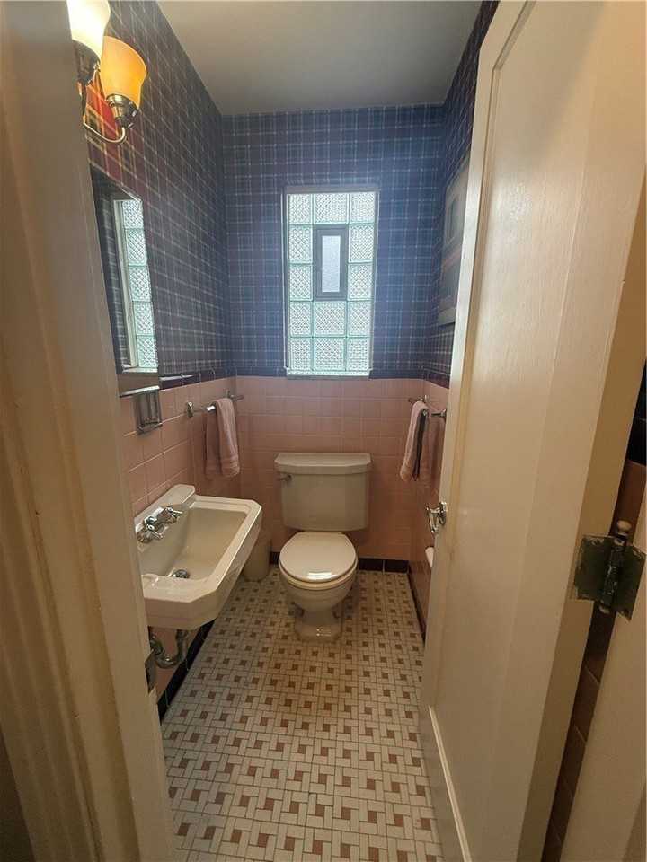 611 Overlook Dr - Photo 7 of 17