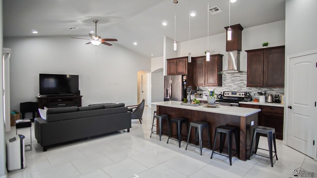 8572 E 35th St - Photo 2 of 17