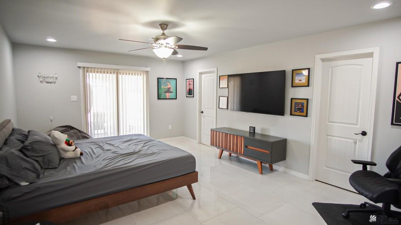 8572 E 35th St - Photo 5 of 17