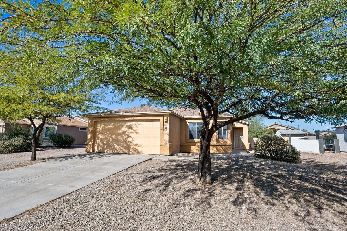 3680 W Ostler St - Photo 3 of 31