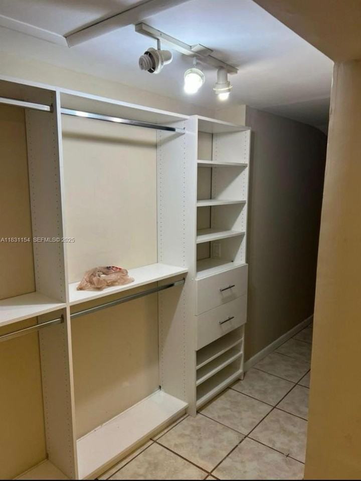 18000 Southwest 175th Street - Photo 2 of 15