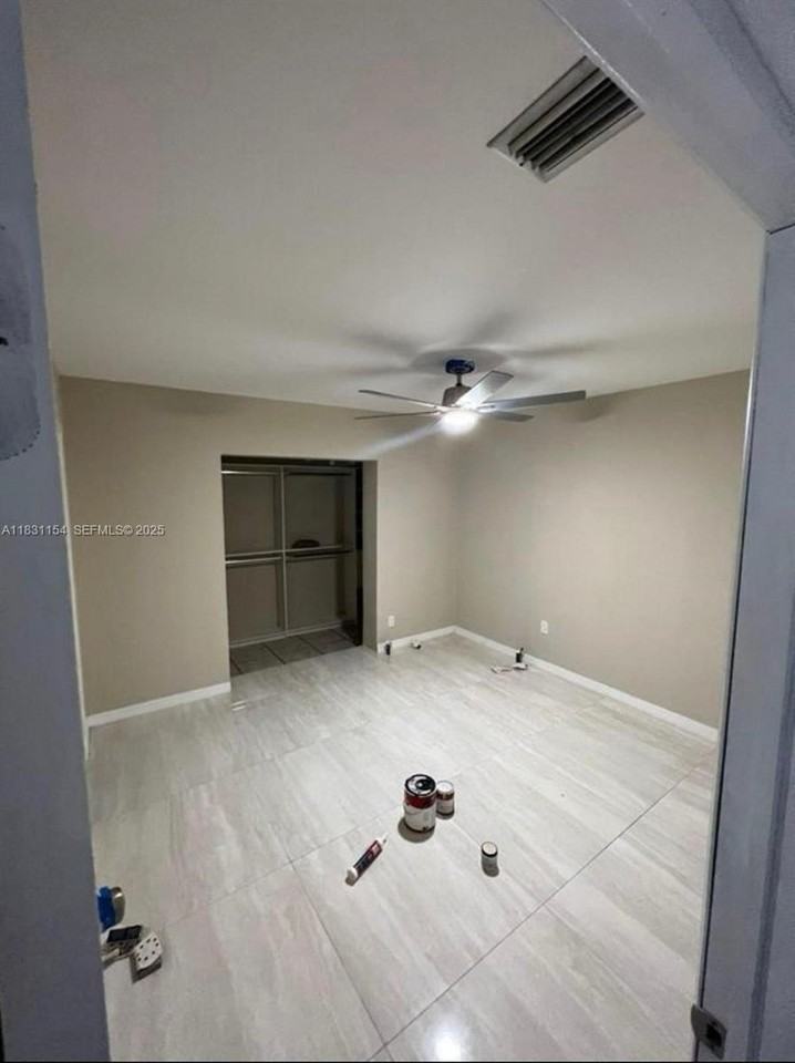 18000 Southwest 175th Street - Photo 4 of 15