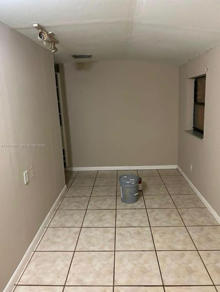 18000 Southwest 175th Street - Photo 6 of 15