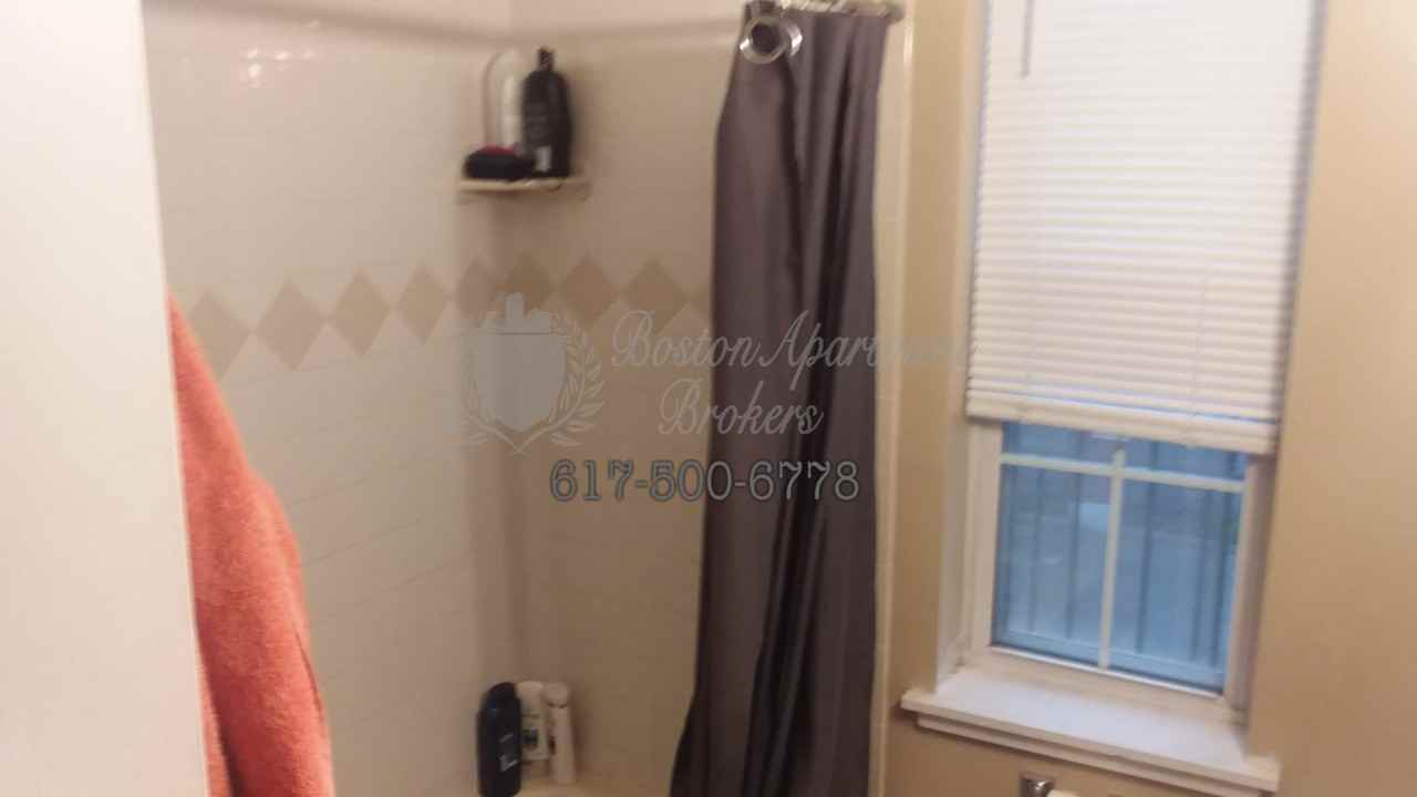 33 S Huntington Ave #3 - Photo 4 of 6