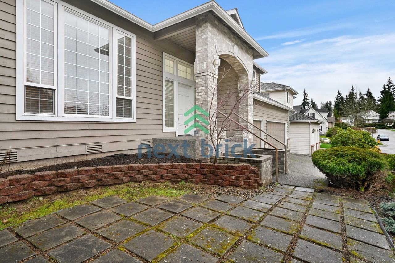 18105 15th Ave W - Photo 2 of 32