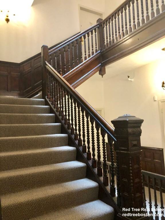 922 Beacon St #31 - Photo 2 of 3