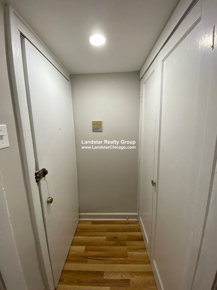 730 Reba Pl - Photo 4 of 19