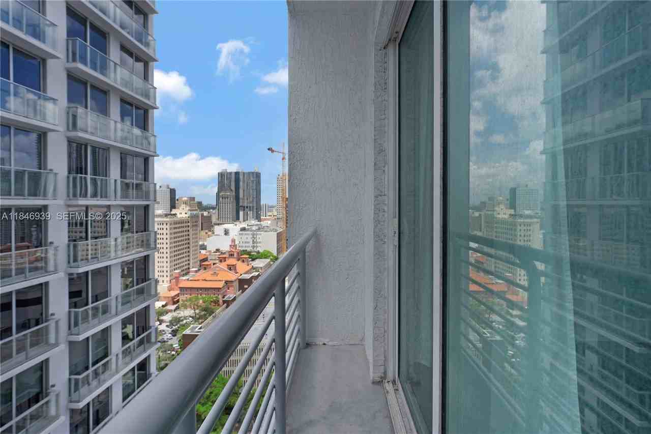 234 Northeast 3rd Street - Photo 4 of 25