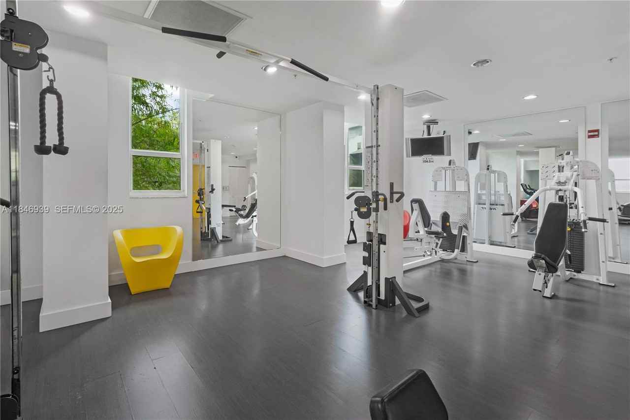 234 Northeast 3rd Street - Photo 6 of 25