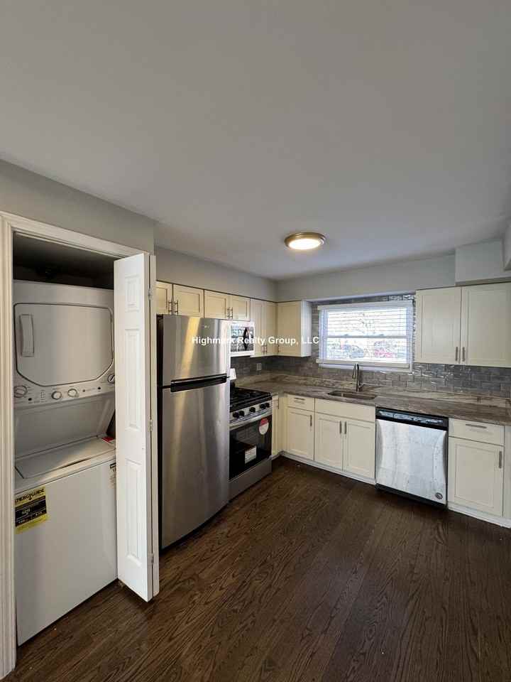 1321 W Sherwin Ave #2A - Photo 2 of 11