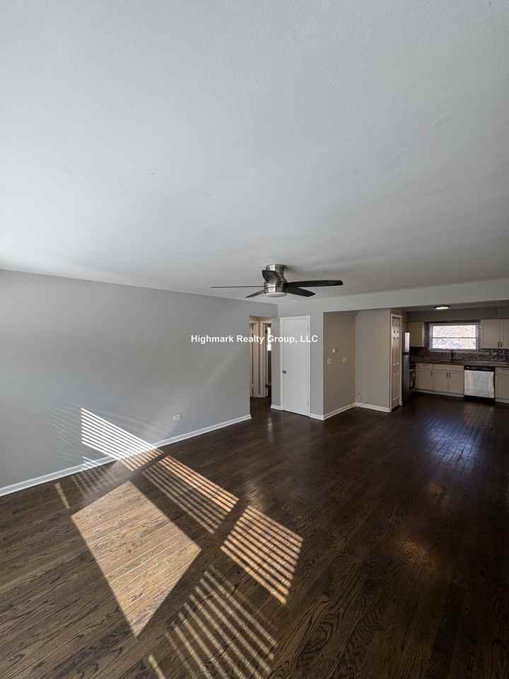 1321 W Sherwin Ave #2A - Photo 4 of 11