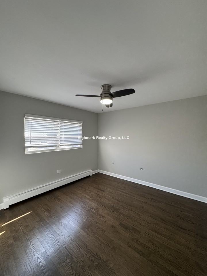 1321 W Sherwin Ave #2A - Photo 7 of 11