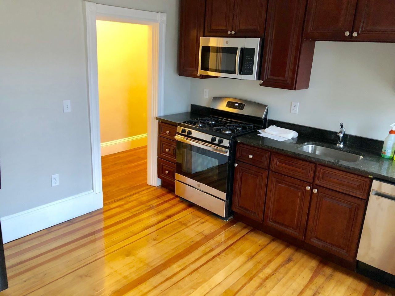 20 Fremont St #2 - Photo 2 of 8