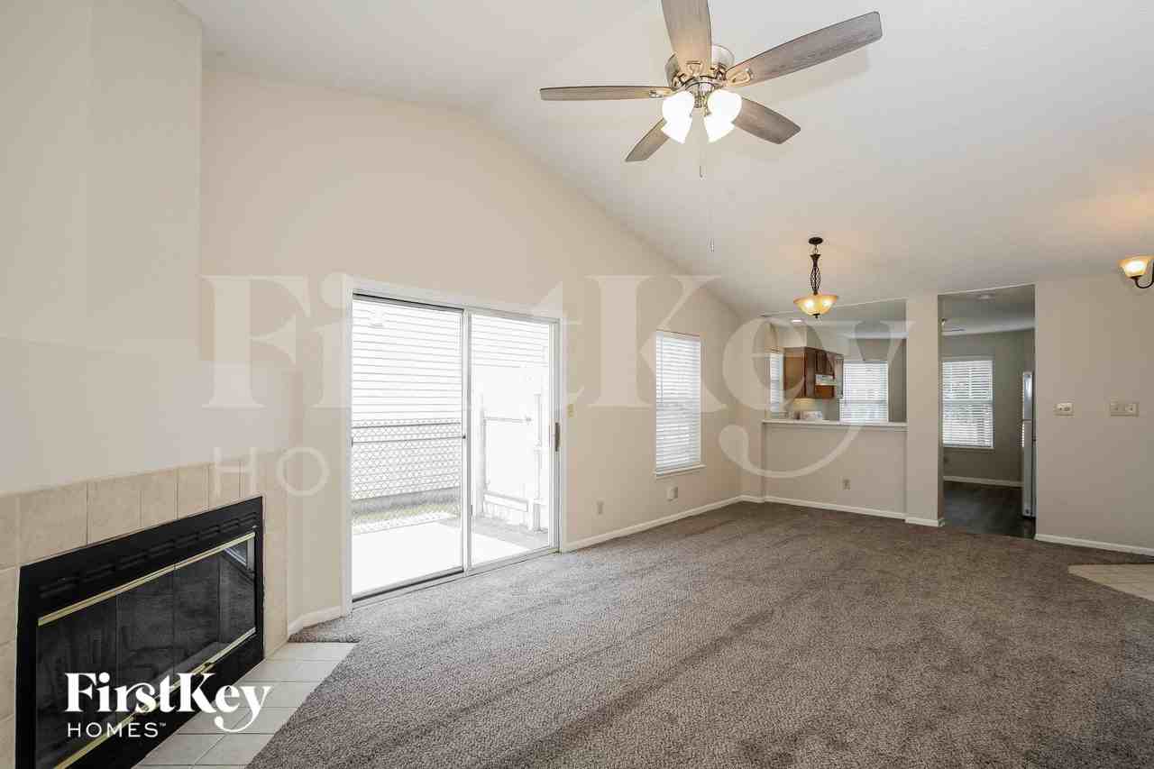 10860 Washington Bay Dr - Photo 3 of 15