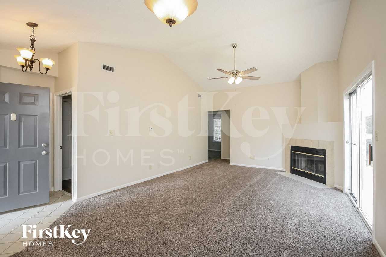 10860 Washington Bay Dr - Photo 4 of 15