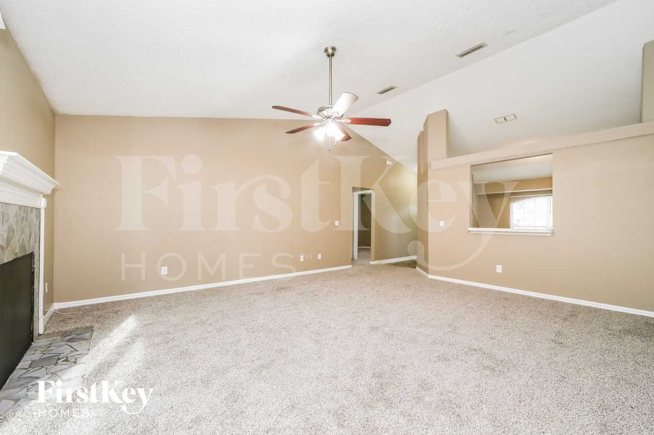 9518 Plum Lake Ln W - Photo 2 of 16