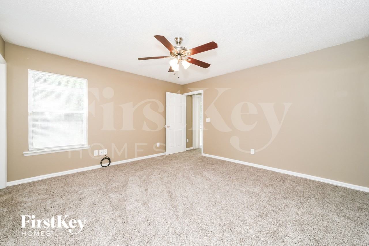 9518 Plum Lake Ln W - Photo 7 of 16