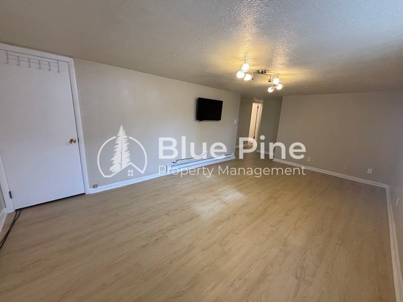 660 1/2 Park Ln #1 - Photo 3 of 15