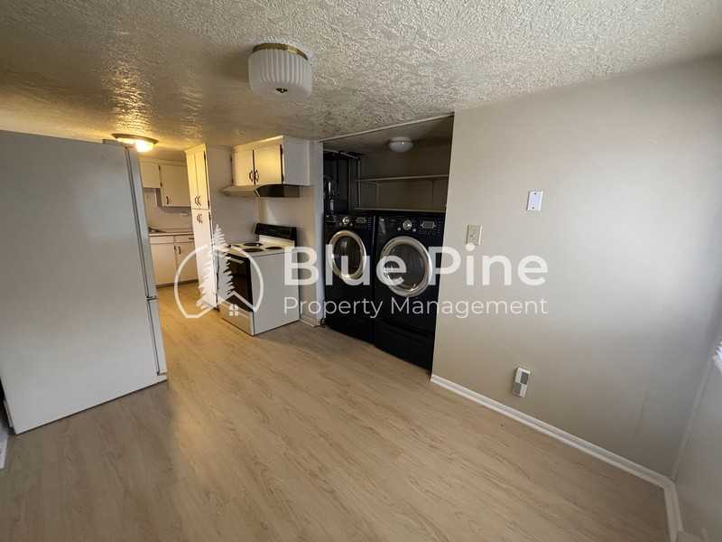 660 1/2 Park Ln #1 - Photo 7 of 15